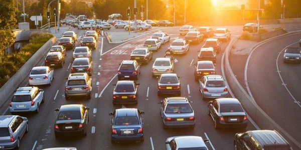 2023年6月末,全国机动车保有量达4.26亿辆