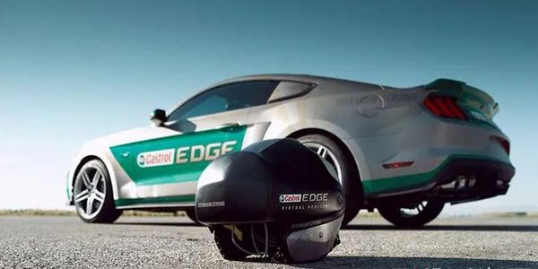 润滑油海报设计.jpg 产品好卖,就要有超强的静销力